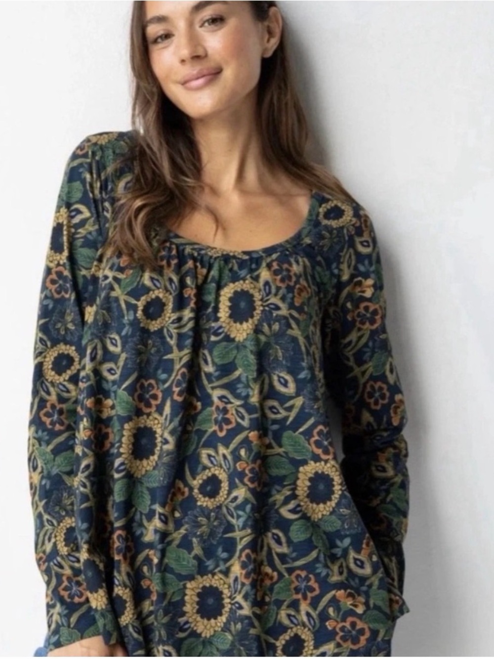 EUC NATURAL LIFE Navy Floral Scoop-Neck Long Sleeve Tunic